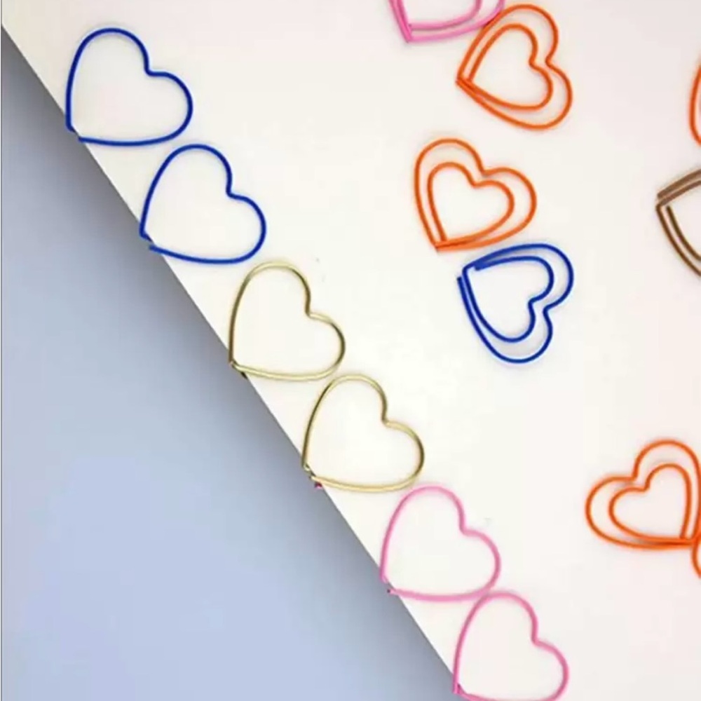 Colorful Heart-Shaped Paper Clips Set of 50 Love Valentines Crafts - Picture 3 of 6